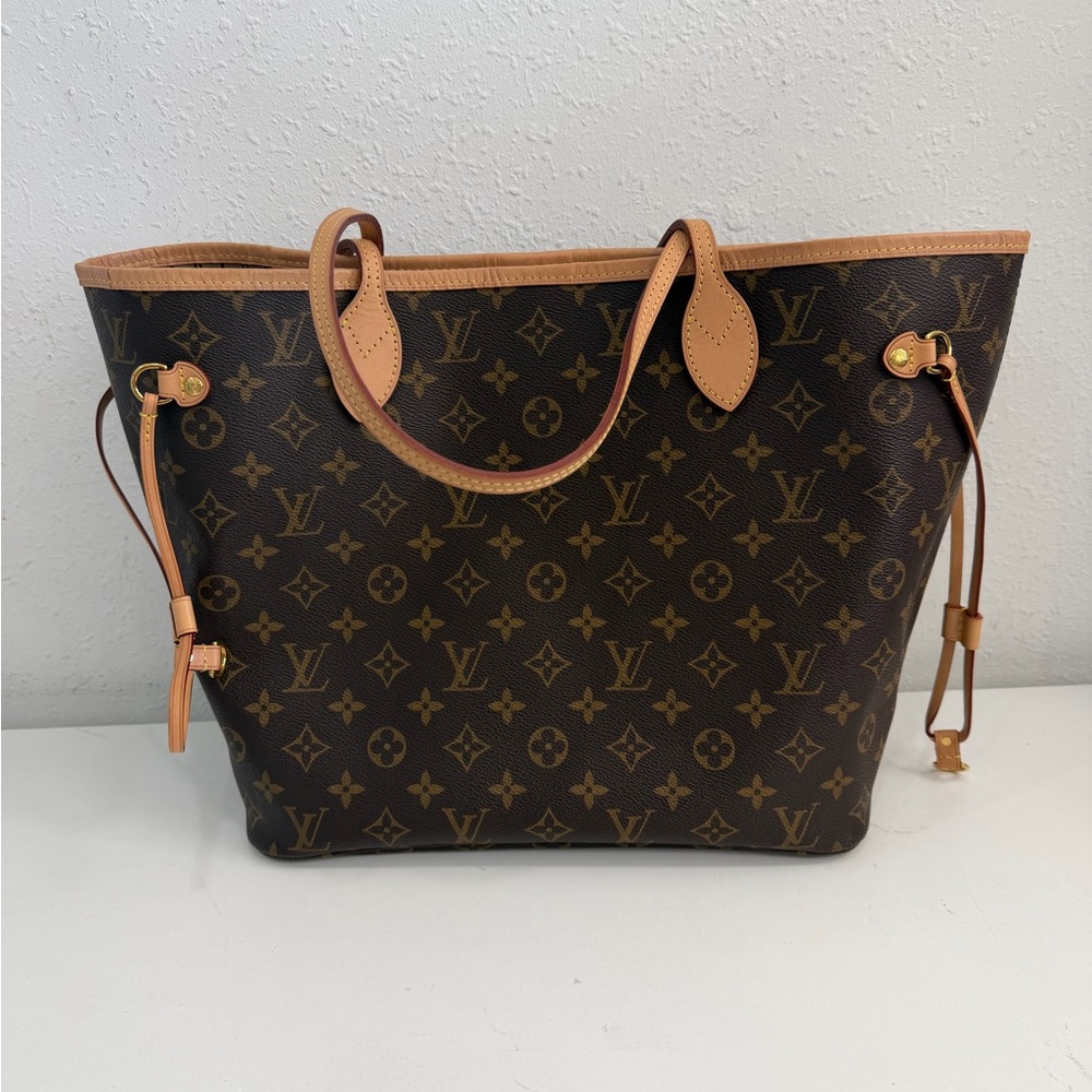 Louis Vuitton Monogram Neverfull MM Bag